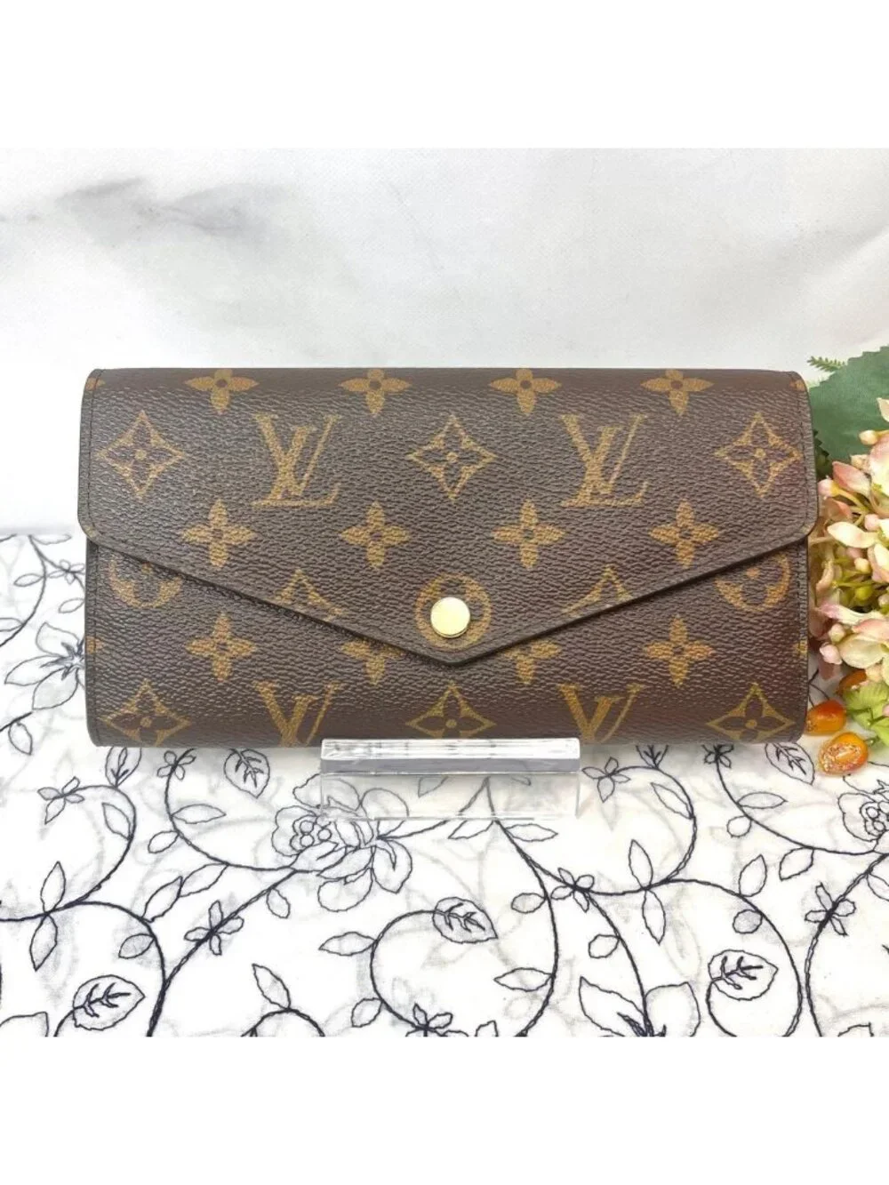 Louis Vuitton Portefeuille Sarah Monogram Wallet